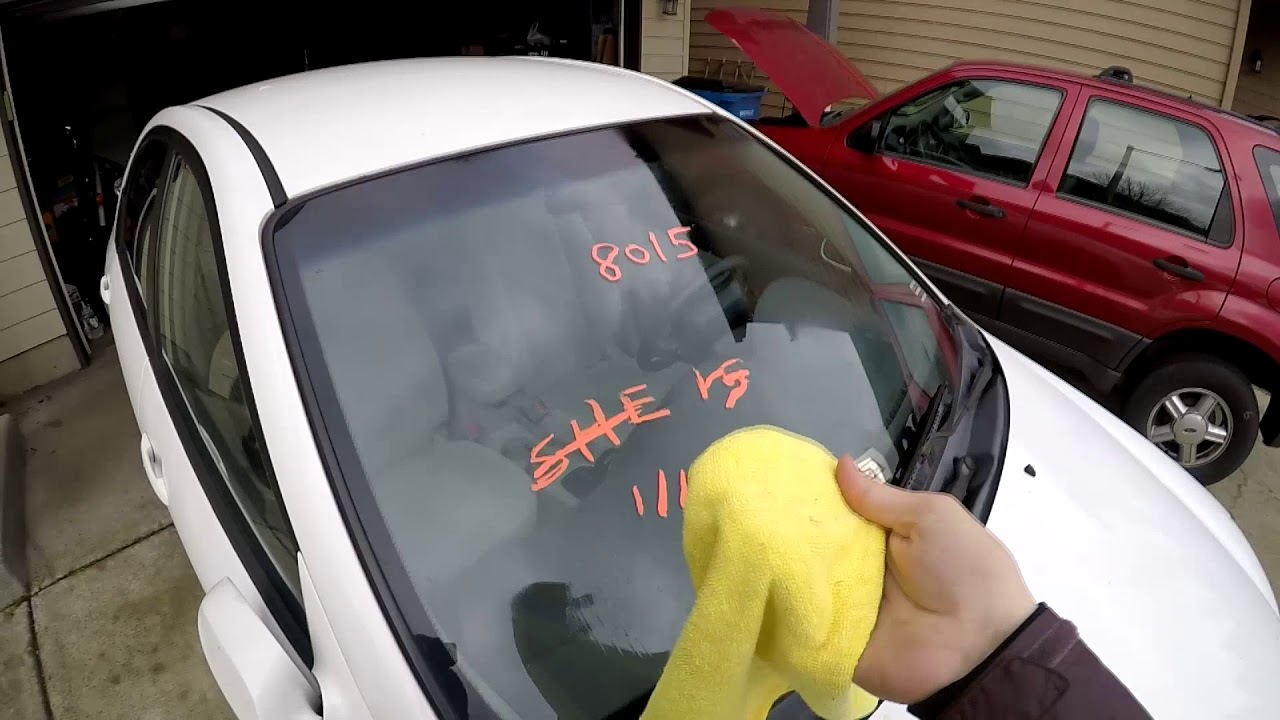 How to Remove Car Paint from Glass
