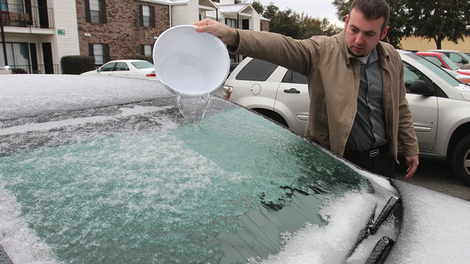 How to Remove Ice from Car Glass