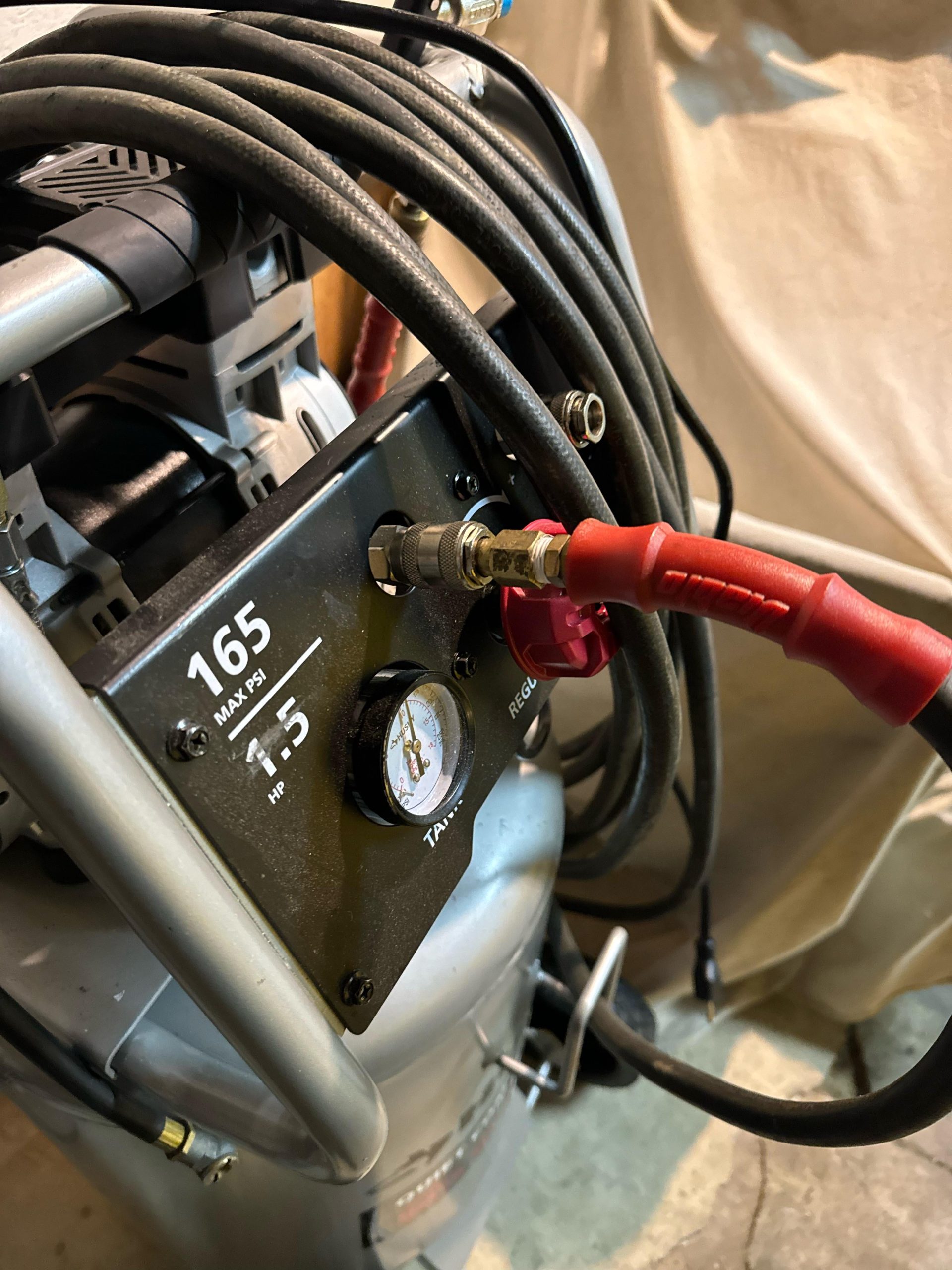How to Attach Hose to Air Compressor
