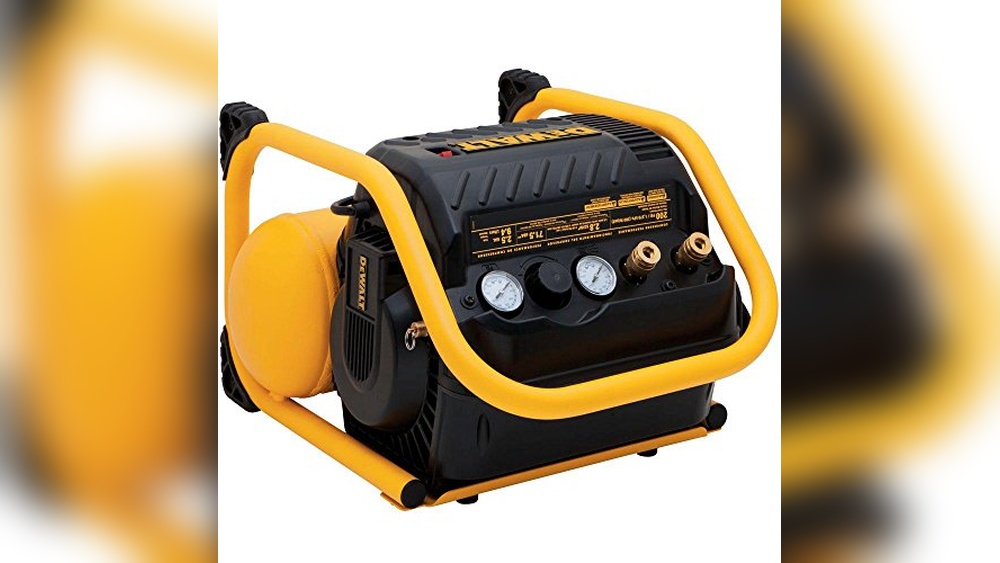 Air Compressor for Nail Gun under $200 for Beginners Variation 502